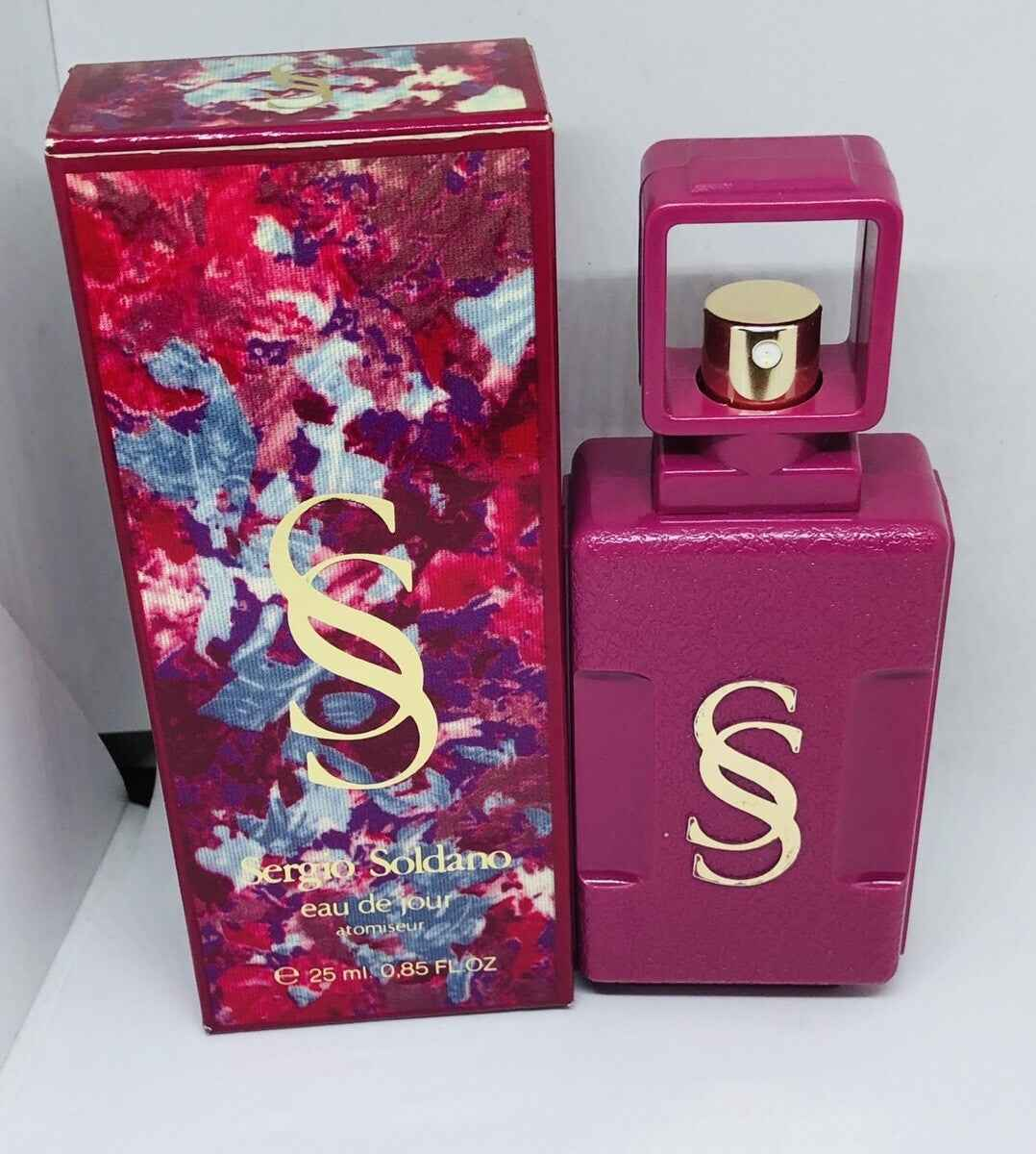 Profumo Soldano Eau De Jour in confezione rosa con design elegante e tappo distintivo
