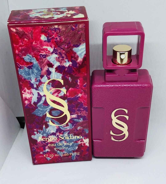 Profumo Soldano Eau De Jour in confezione rosa con design elegante e tappo distintivo