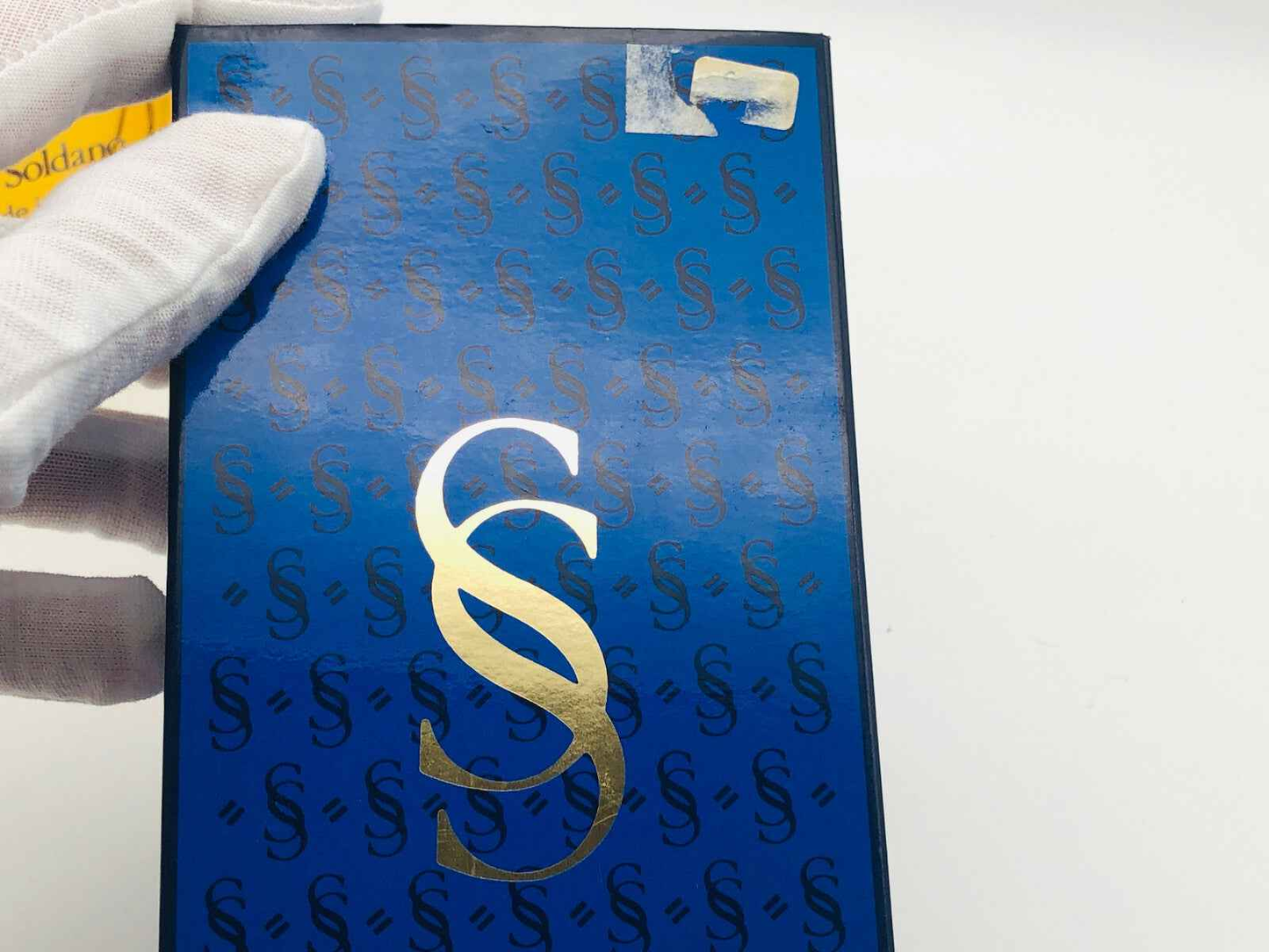 Scatola del profumo Soldano Vintage con design blu e dettagli dorati