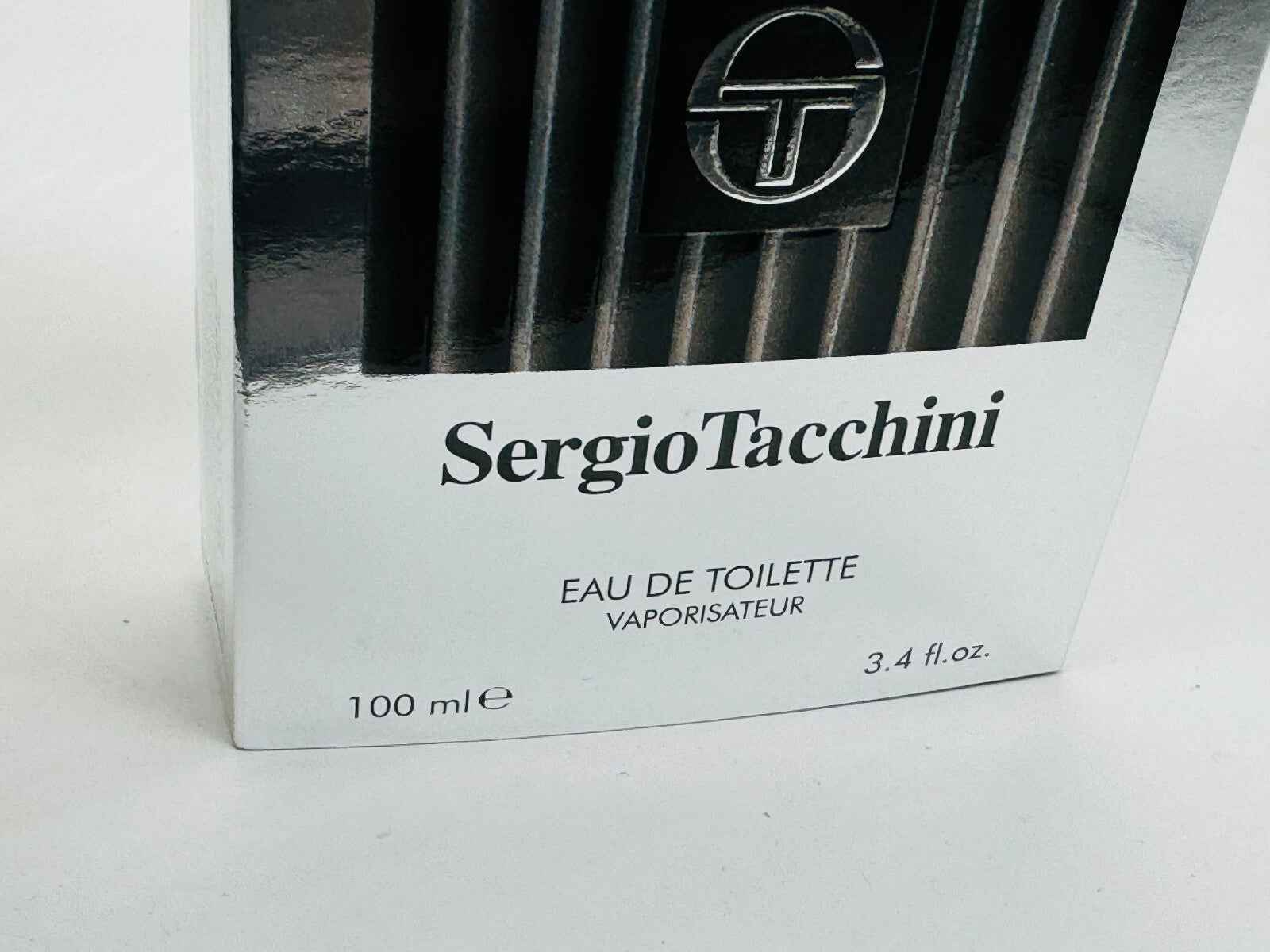 Scatola di profumo Sergio Tacchini Uomo Eau de Toilette da 100 ml con design elegante