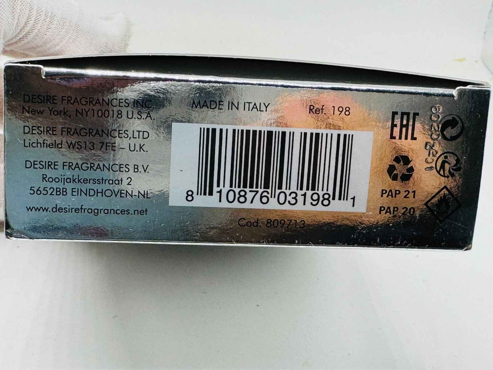 Scatola di profumo Sergio Tacchini Uomo con etichetta e codice a barre, prodotto in Italia