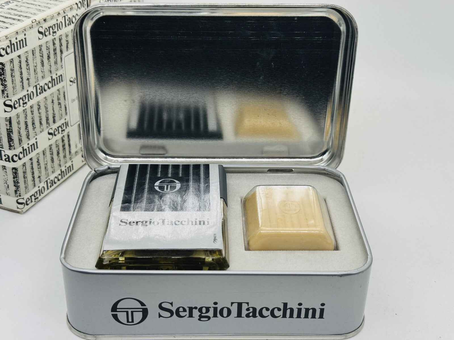 Scatola del profumo Sergio Tacchini Uomo con fragranza e sapone all'interno