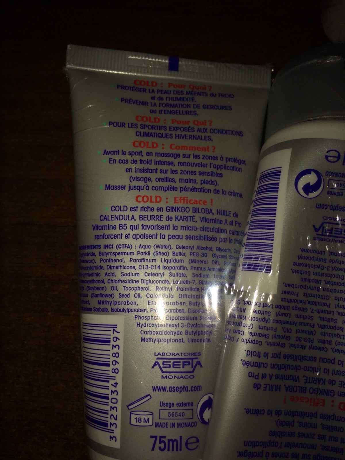 Crema Akileine Kimas da 75 ml per il trattamento dei piedi, con ingredienti naturali e effetto rinfrescante