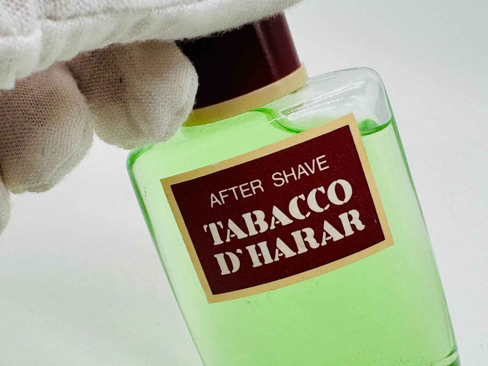 Flacone di dopobarba Tabacco D'Harar Giviemme con etichetta vintage e prodotto verde chiaro