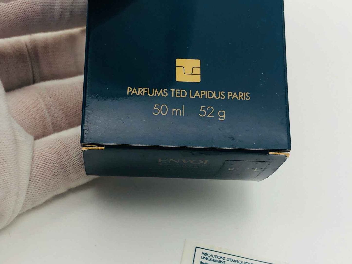 Scatola del profumo Ted Lapidus Envol Vintage da 50 ml con design elegante e logo dorato