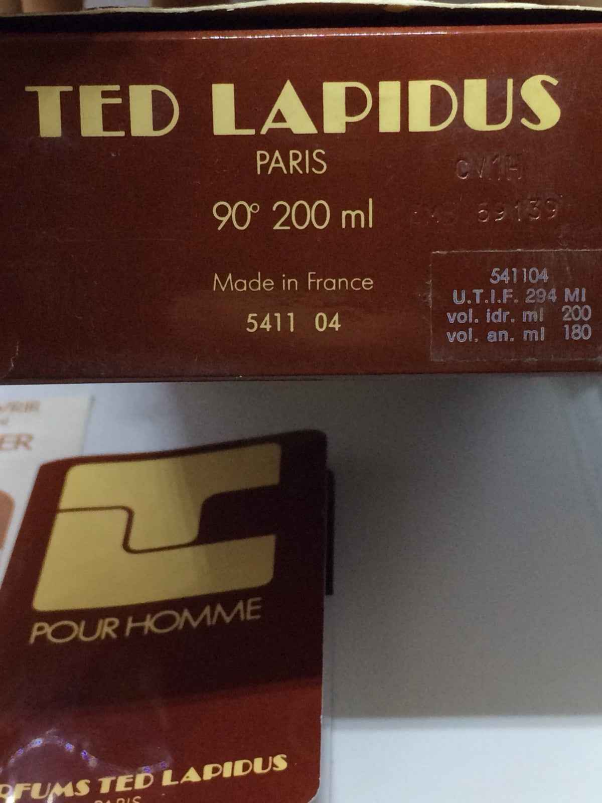 Scatola di profumo Ted Lapidus Pour Homme da 200 ml, prodotta in Francia, con design elegante