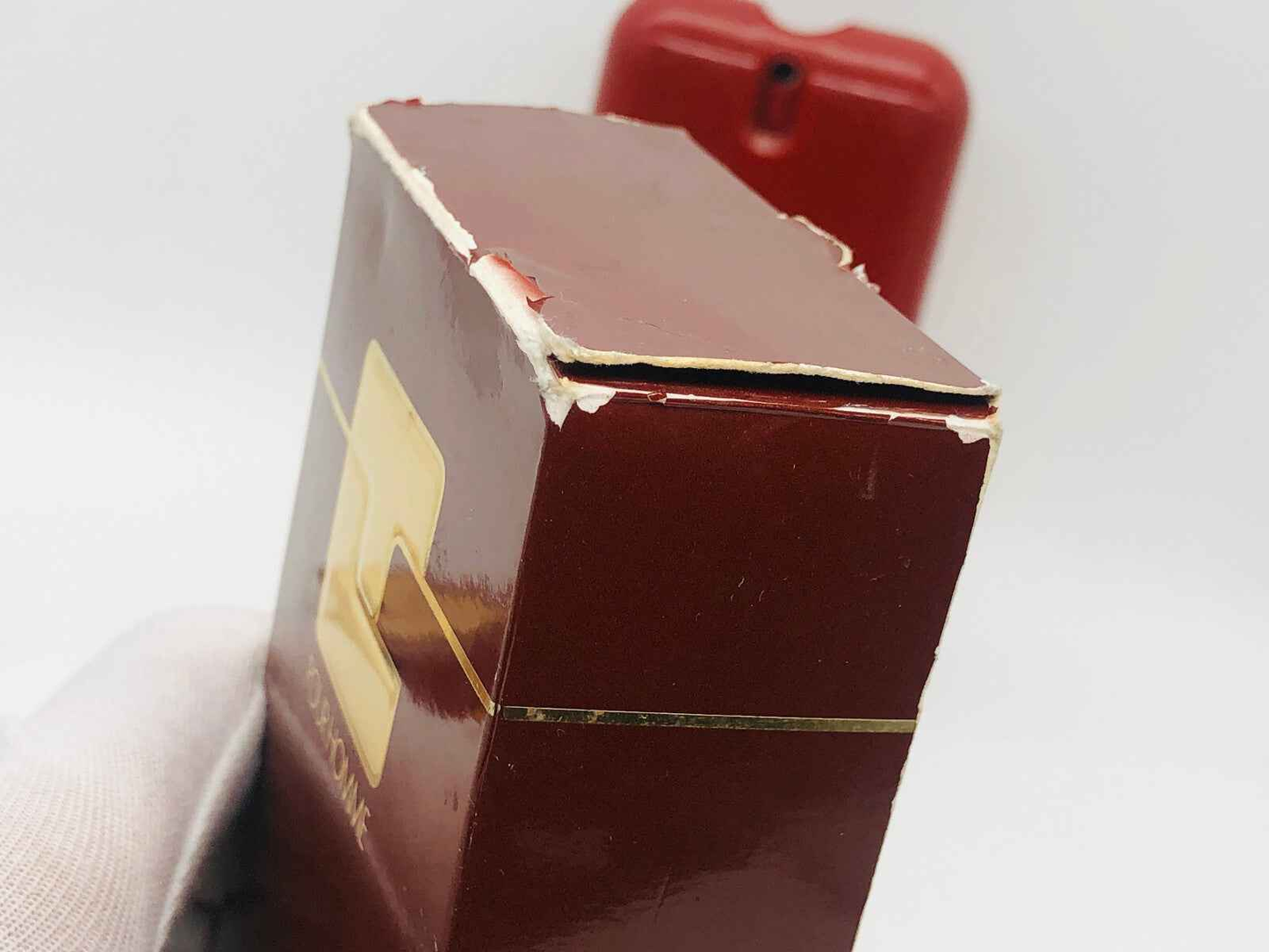 Scatola danneggiata di Ted Lapidus Pour Homme Vintage con rifiniture in oro e design elegante