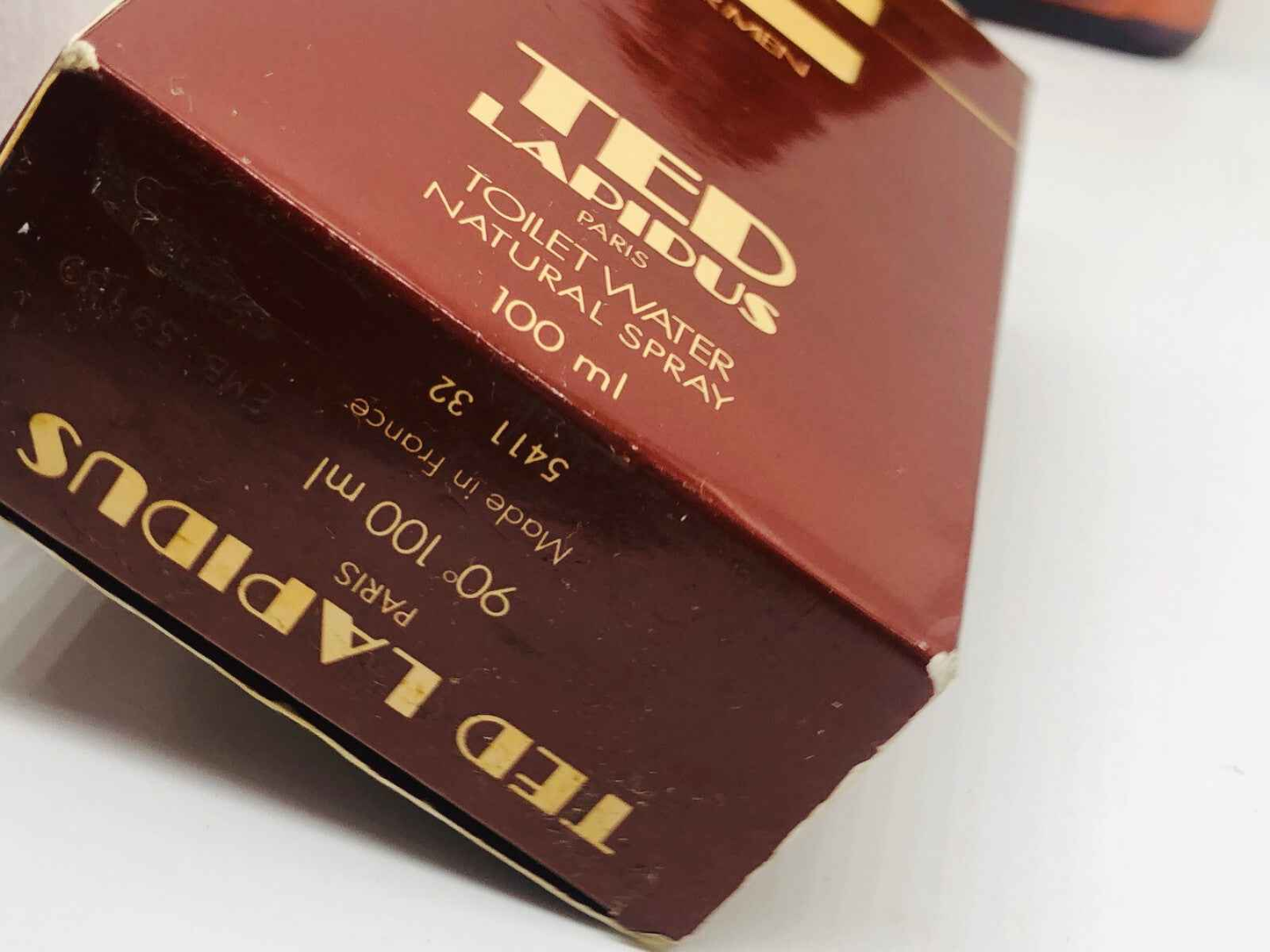 Scatola di Ted Lapidus Pour Homme Vintage Eau de Toilette Spray da 100 ml con design classico