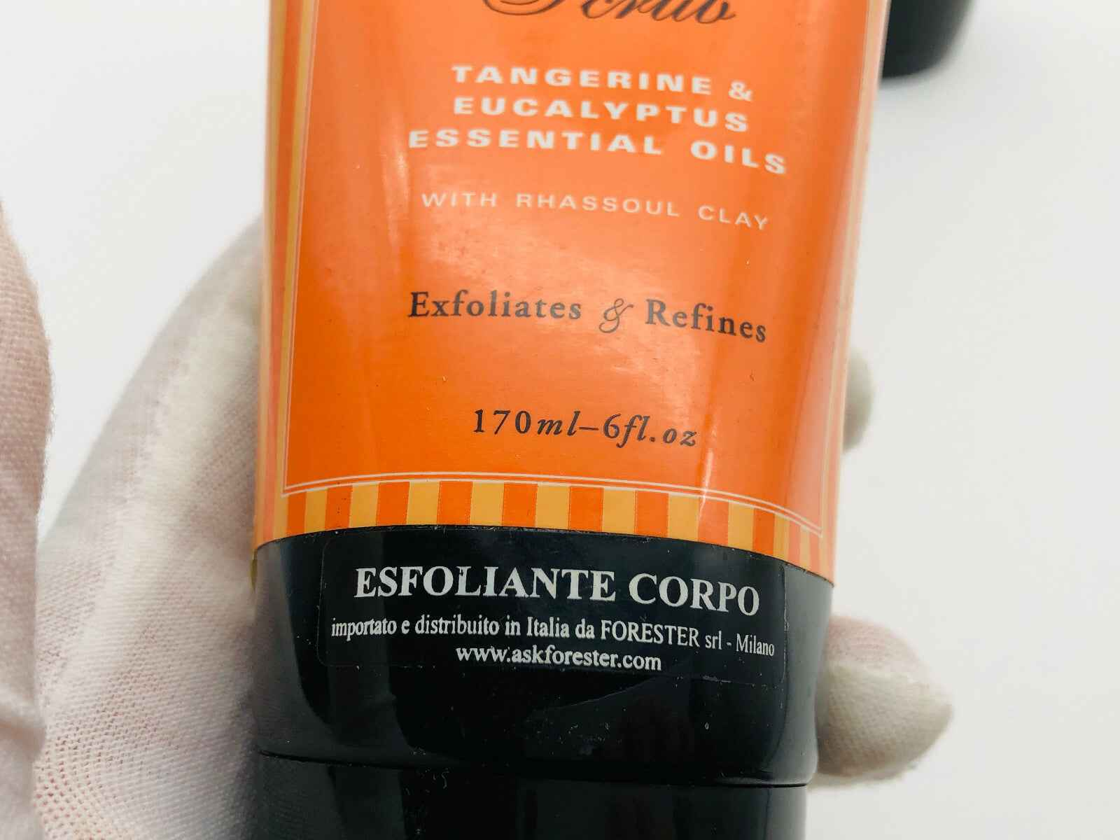 Esfoliante corpo Mandarino Body Scrub con olio essenziale di eucalipto e argilla rhassoul