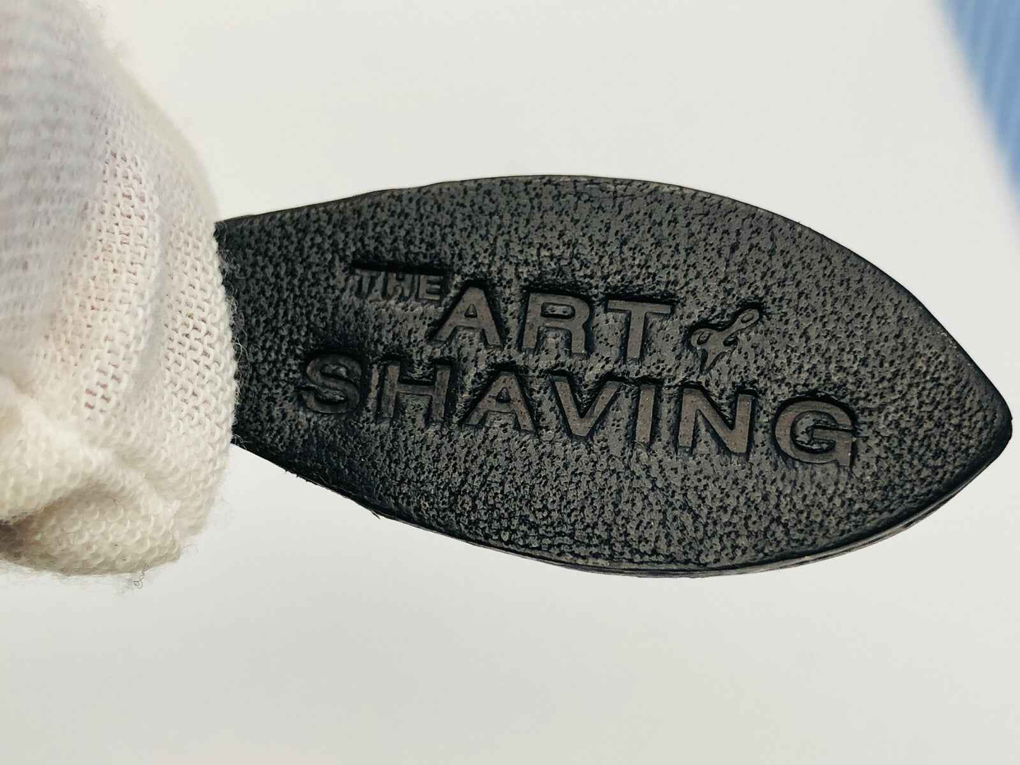 Testa di rasatura in plastica del Travel Kit The Art Of Shaving con impugnatura ergonomica e design elegante