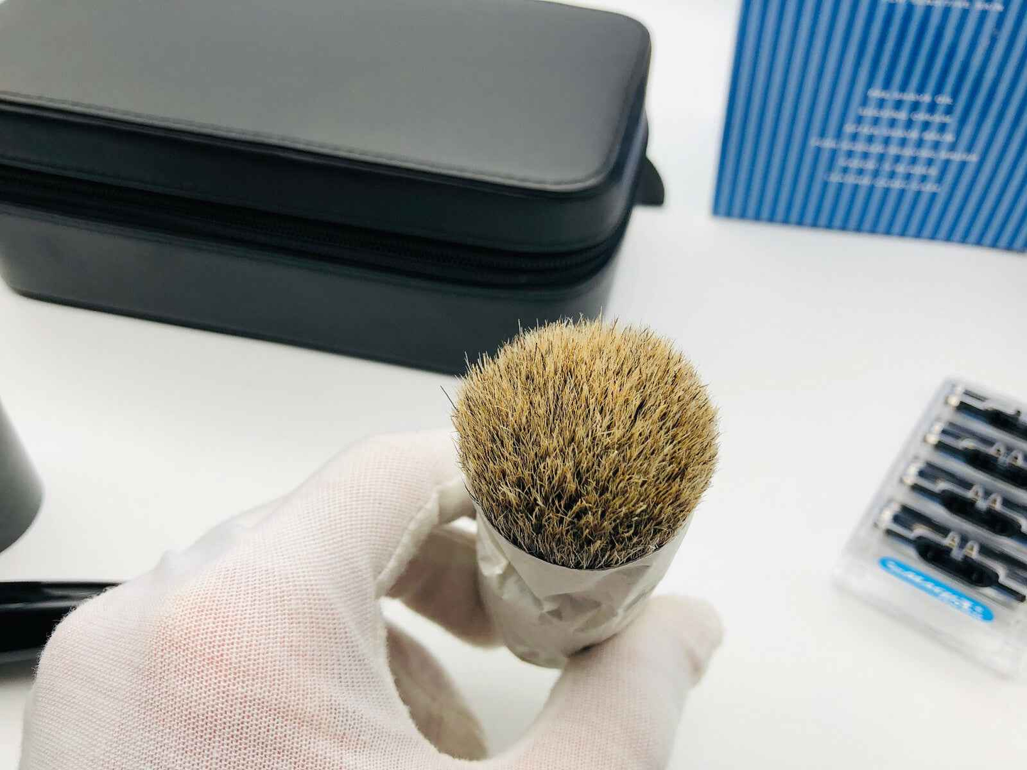 Set da viaggio The Art Of Shaving con pennello da barba di alta qualità in una custodia elegante