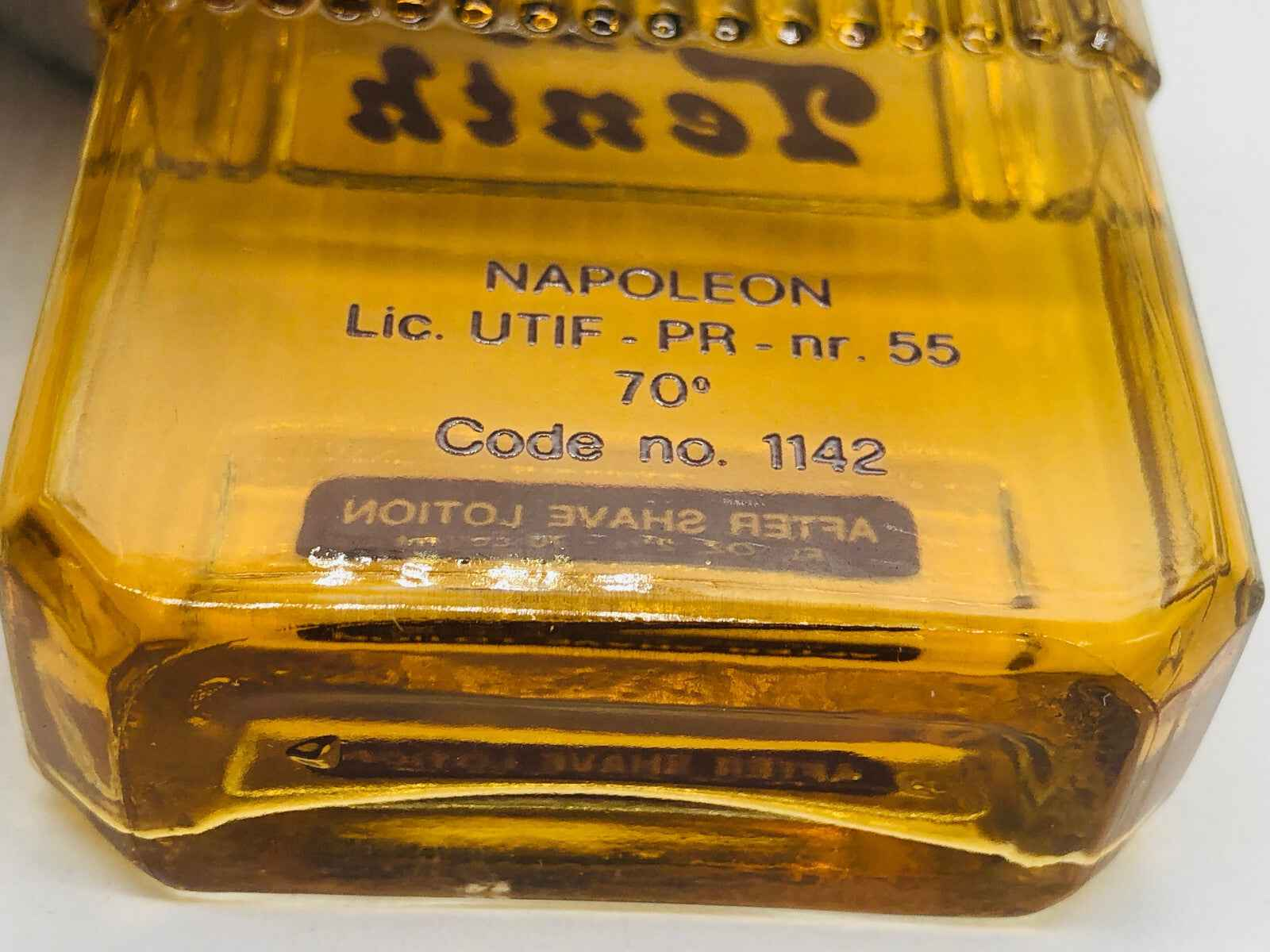 Flacone di profumo The Tenth Napoleon Vintage in vetro giallo con etichetta Napoleon e dettagli di codice