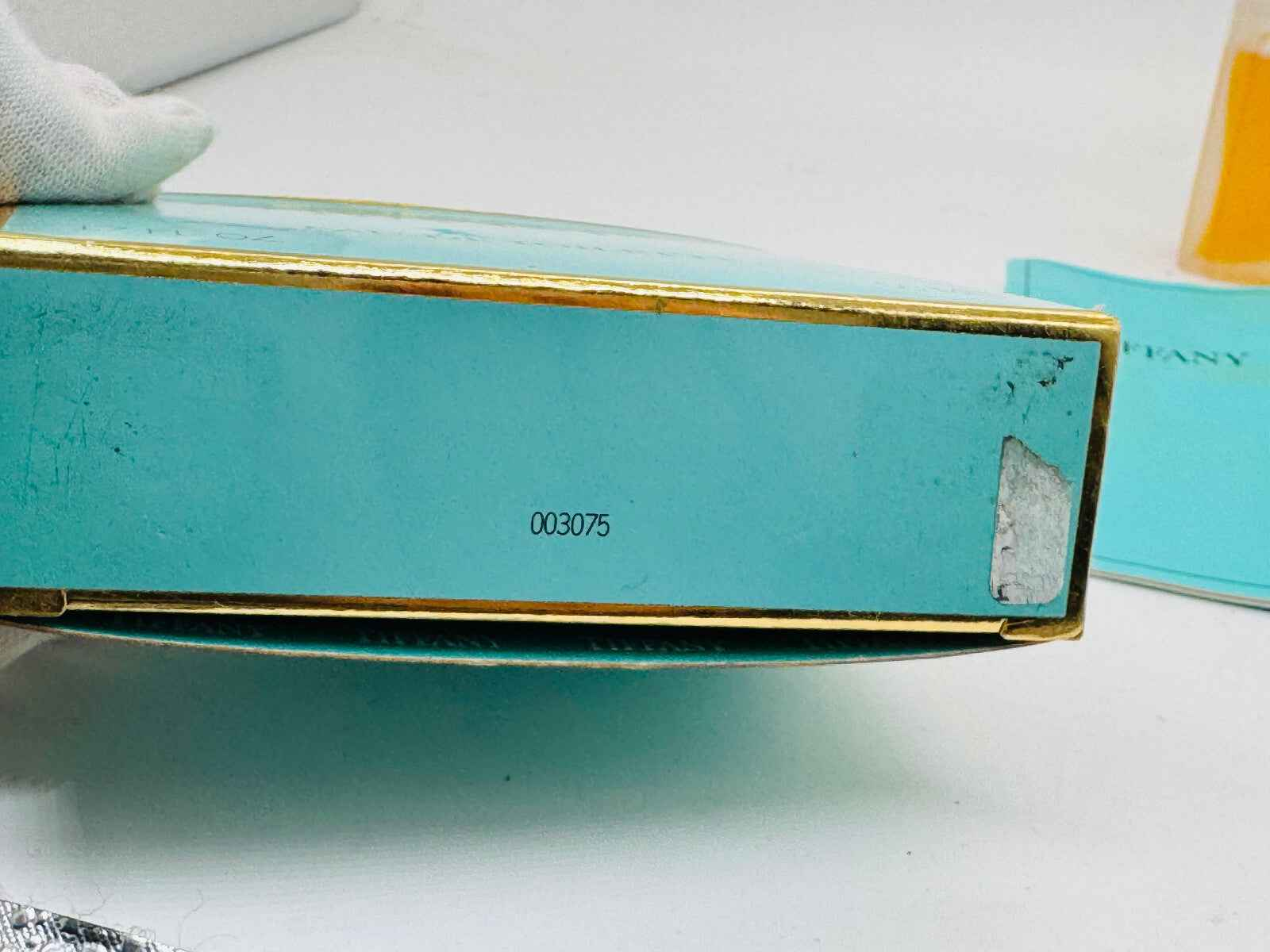 Scatola del profumo Tiffany & Co Vintage con numero identificativo visibile