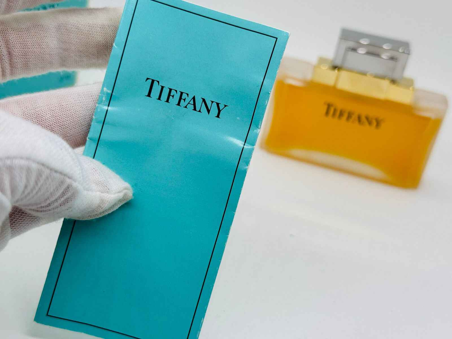 Scatola di profumo Tiffany & Co Vintage con flacone giallo e etichetta Tiffany azzurra