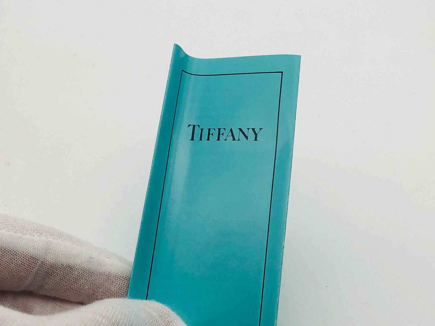 Scatola profumo Tiffany Donna Vintage con design elegante e colore blu distintivo
