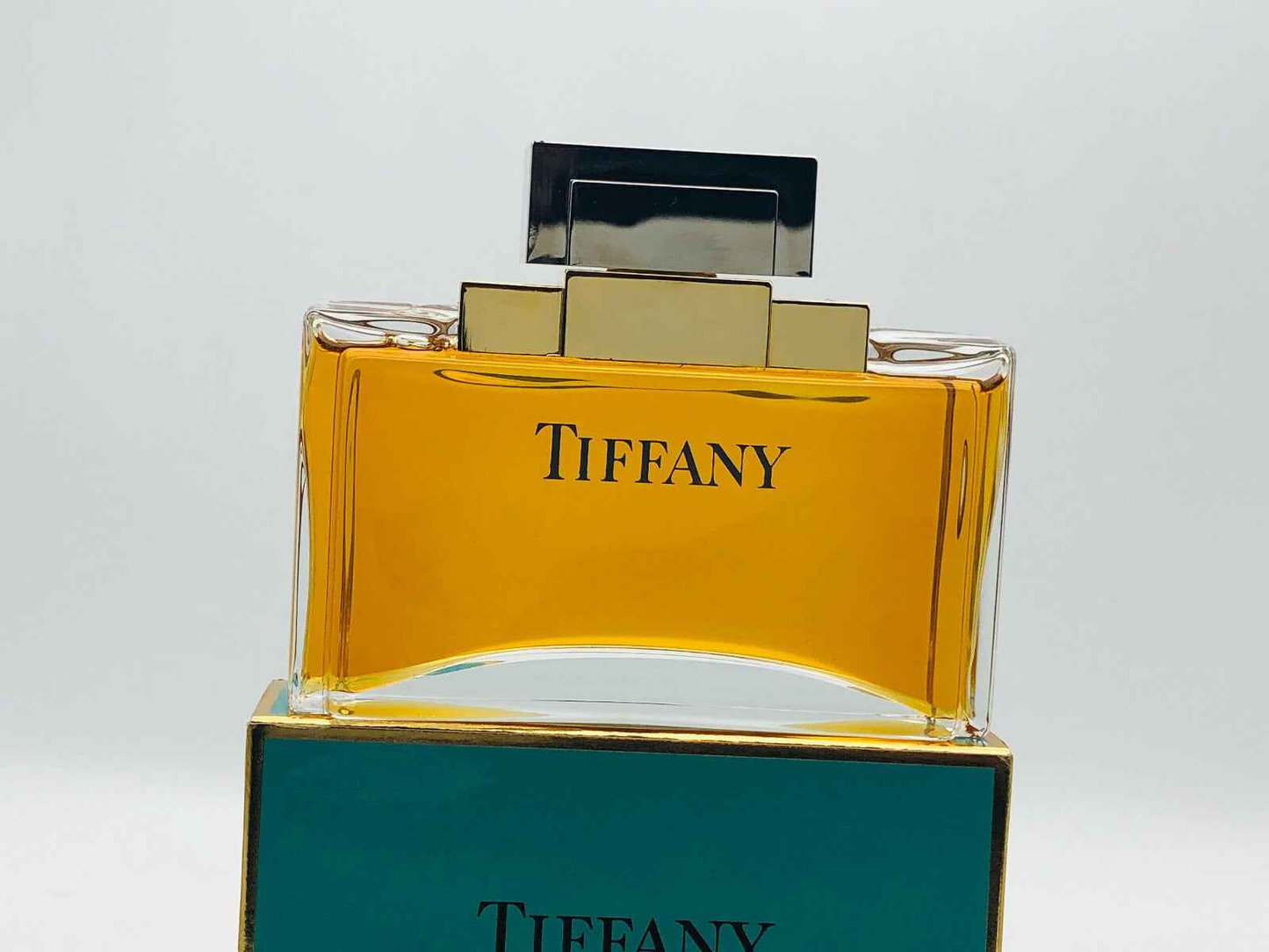 Profumo Tiffany Vintage Donna in bottiglia elegante con etichetta Tiffany e confezione colorata