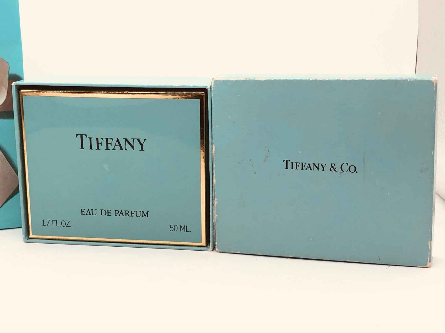 Scatola del profumo Tiffany Vintage Donna da 50 ml con design elegante e logo Tiffany & Co.