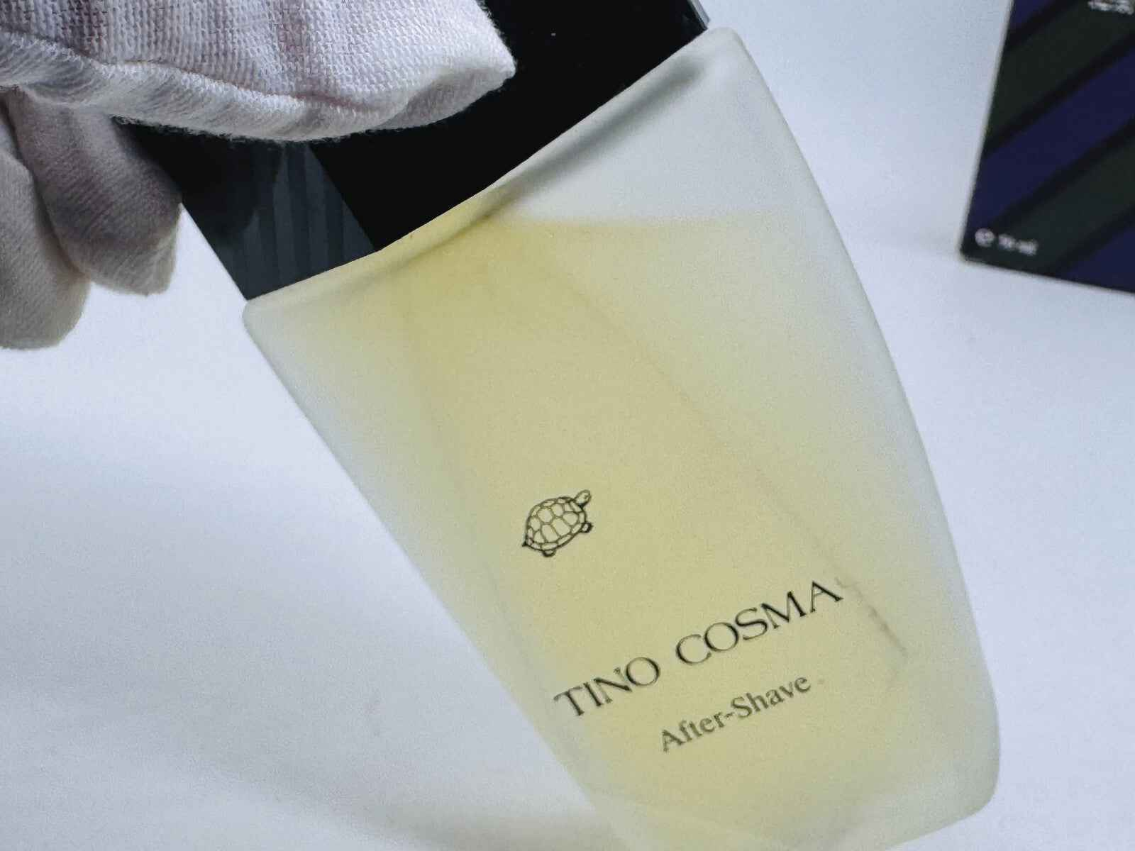 Flacone di dopobarba Tino Cosma Uomo Vintage con etichetta elegante e profumo leggero.