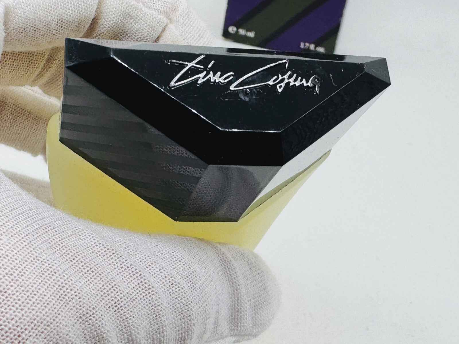 Flacone di profumo Tino Cosma Uomo Vintage con design elegante e moderno