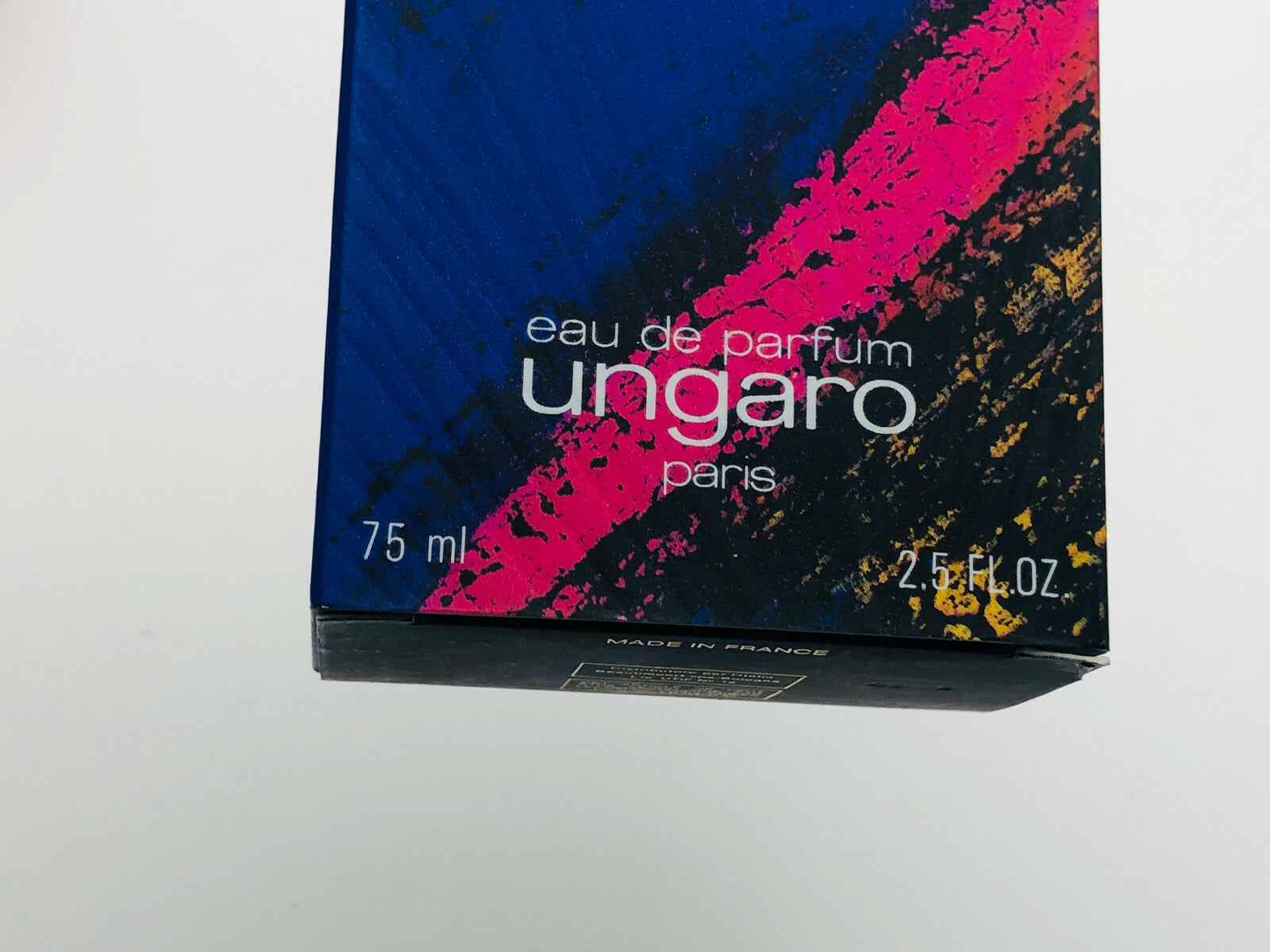 Scatola di profumo Ungaro Senso Vintage da 75 ml con design colorato e moderno