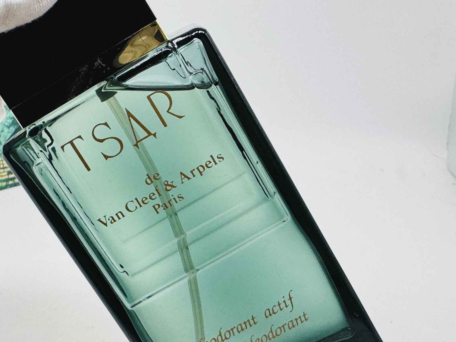 Profumo Tsar Van Cleef Arpels Vintage in bottiglia elegante con design raffinato per l'uso quotidiano