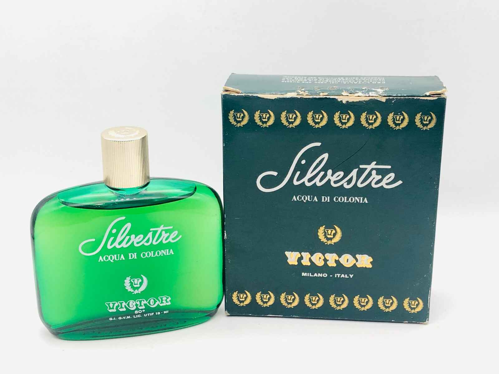 Profumo Silvestre Vintage di VICTOR in bottiglia verde con confezione elegante