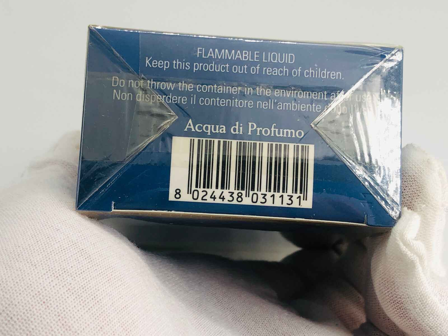 Confezione di Acqua di Profumo Washington Tremlett Royals Heroes con etichetta di avvertenza sulla parte posteriore