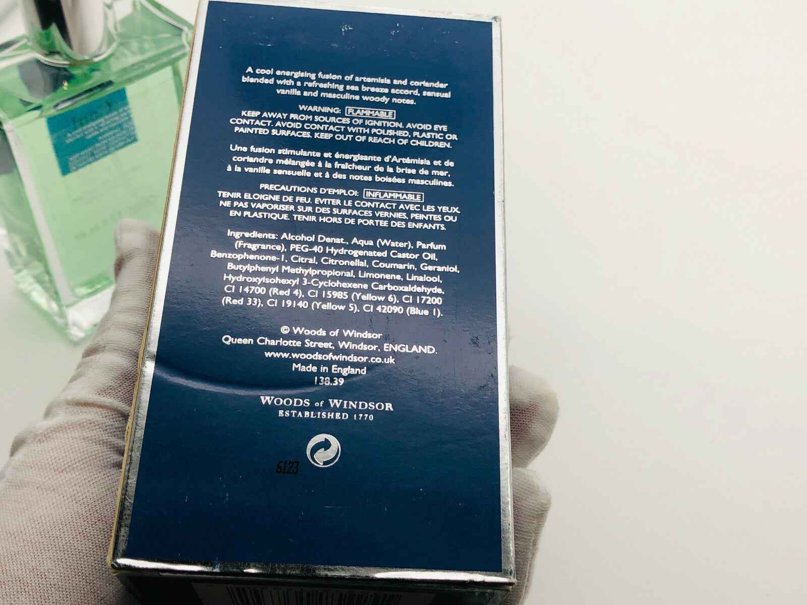 Confezione posteriore profumo Woods Of Windsor Cool con dettagli ingredienti e avvertenze