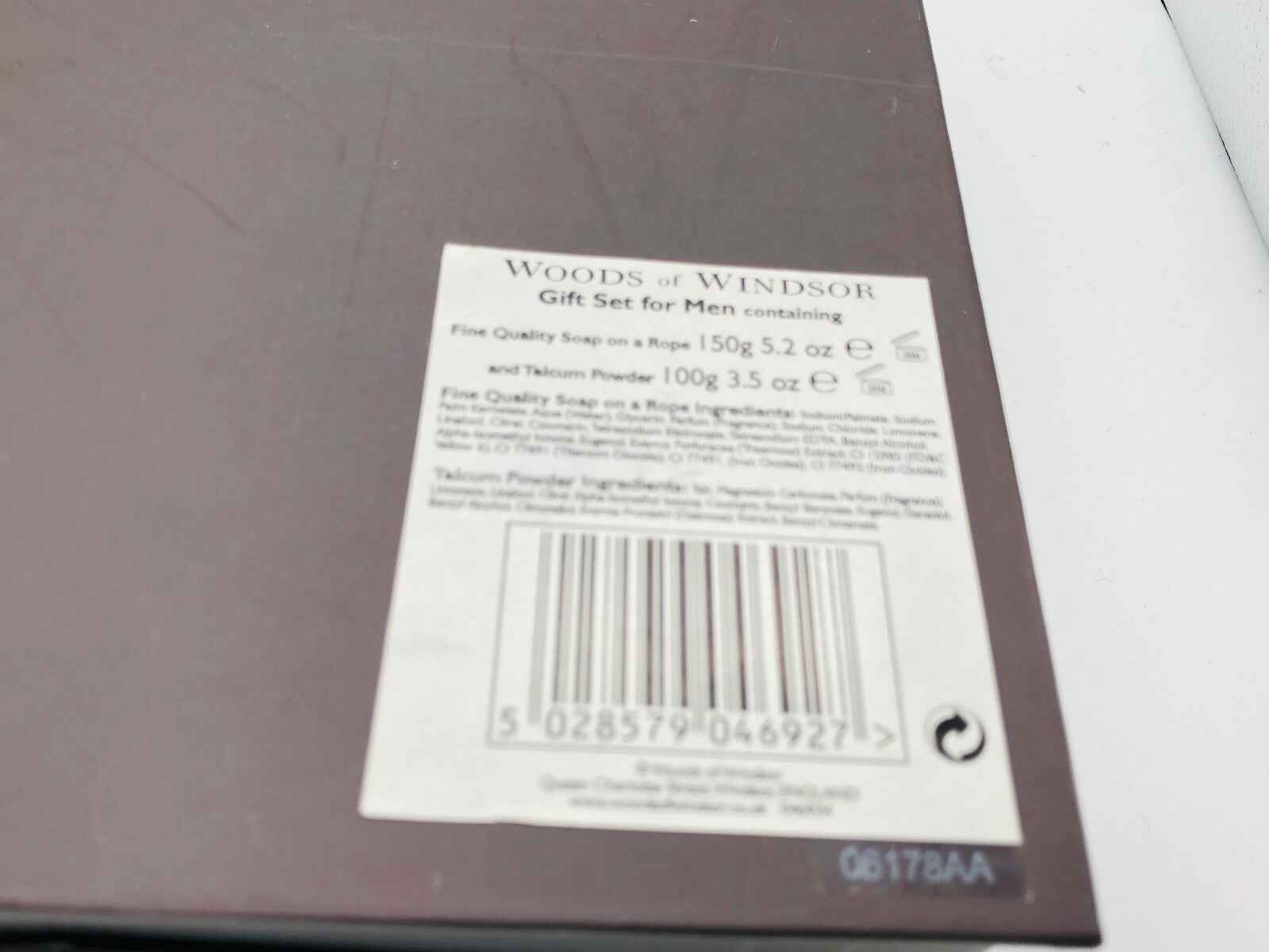 Set regalo Woods Of Windsor per uomini con sapone di qualità e polvere per il corpo
