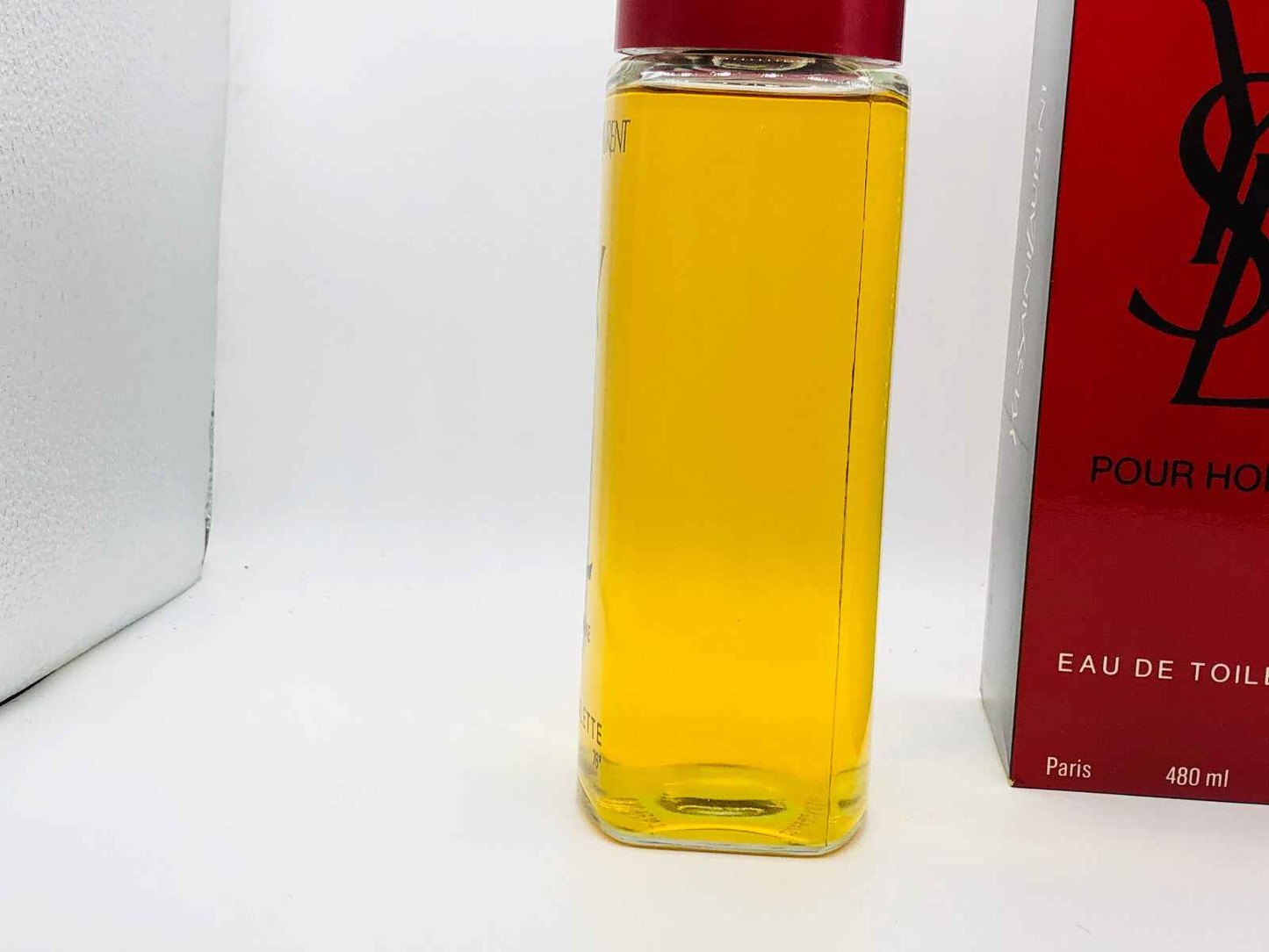 YSL Pour Homme Vintage Eau de Toilette da 480 ml in bottiglia trasparente con tappi rossi
