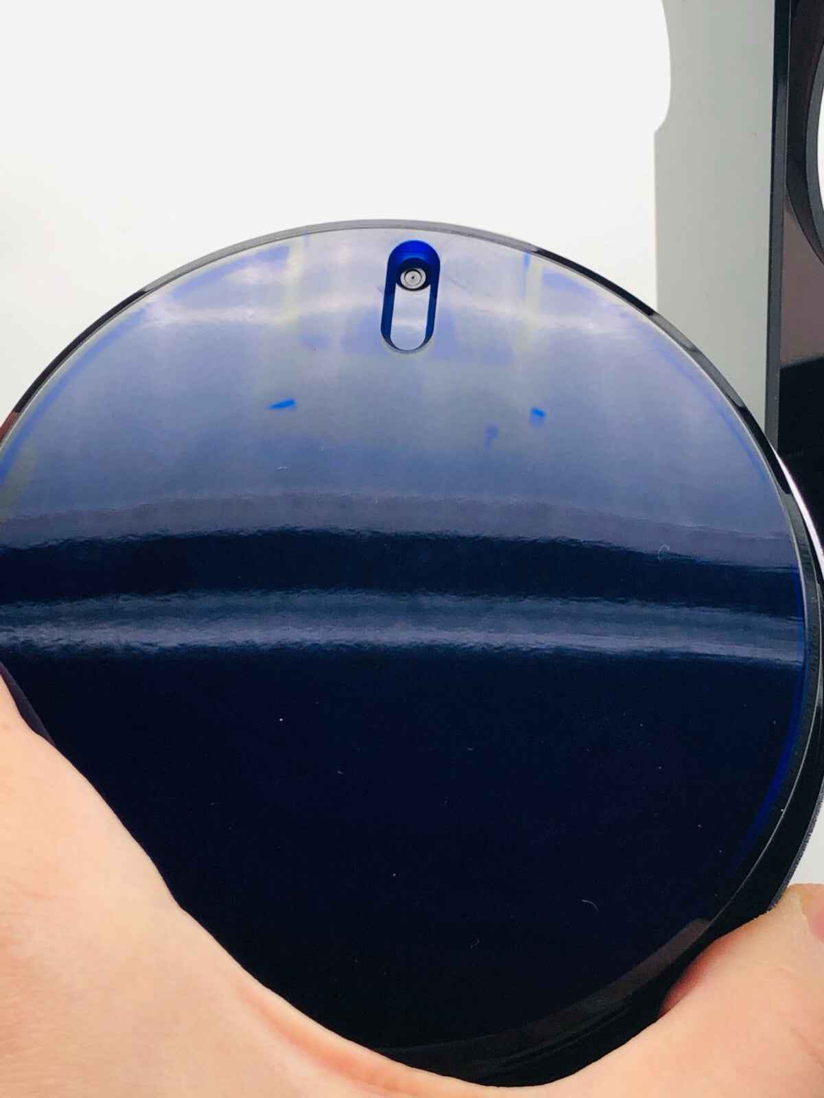 Flacone di profumo Ysl Nu con design elegante e curvo, ideale per la collezione di fragranze di lusso