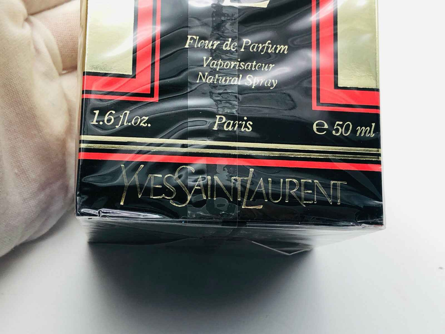 Scatola di profumo Ysl Paris Vintage da 50 ml con design elegante e spruzzatore naturale