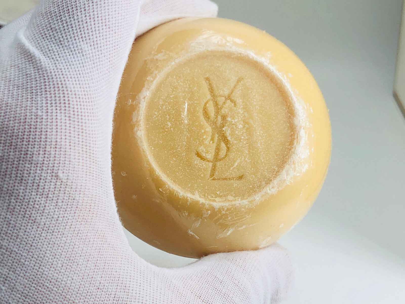 Sapone con logo YSL, profumo Ysl Y Vintage per un'esperienza olfattiva unica