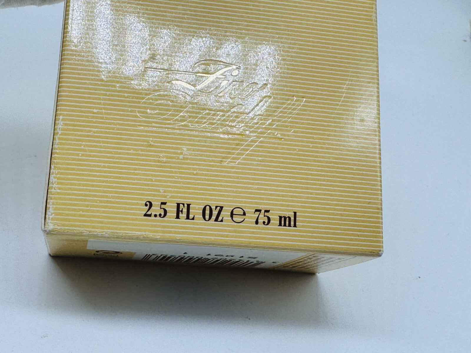 Scatola di profumo Zino Davidoff Vintage da 75 ml con design elegante e colori dorati