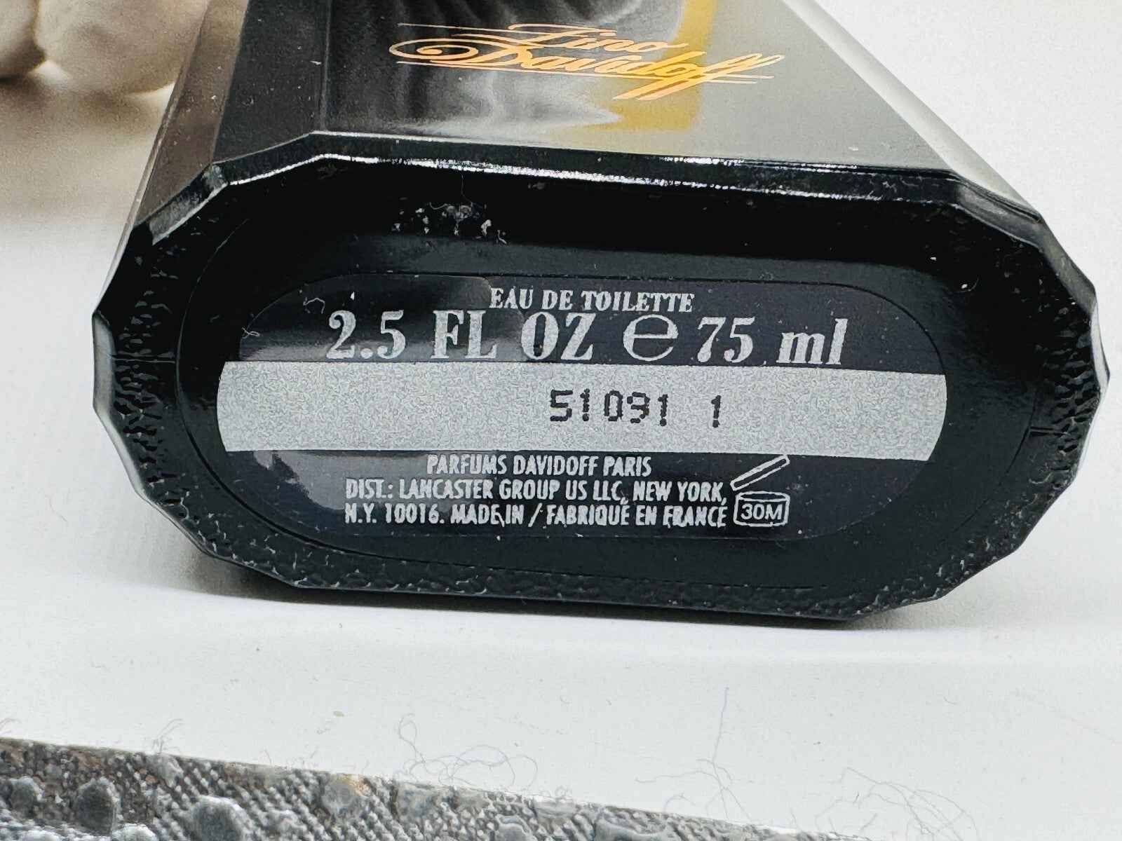 Bottiglia di profumo Zino Davidoff Vintage da 75 ml con confezione elegante in nero