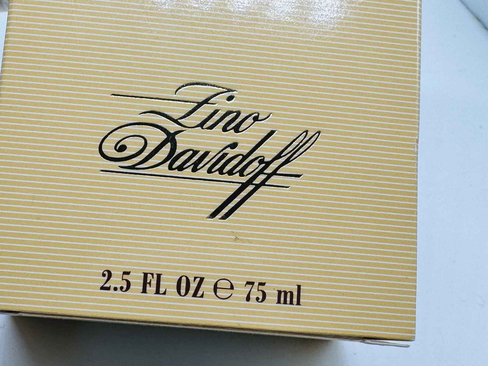Confezione di Profumo Zino Davidoff Vintage da 75 ml con design elegante e raffinato