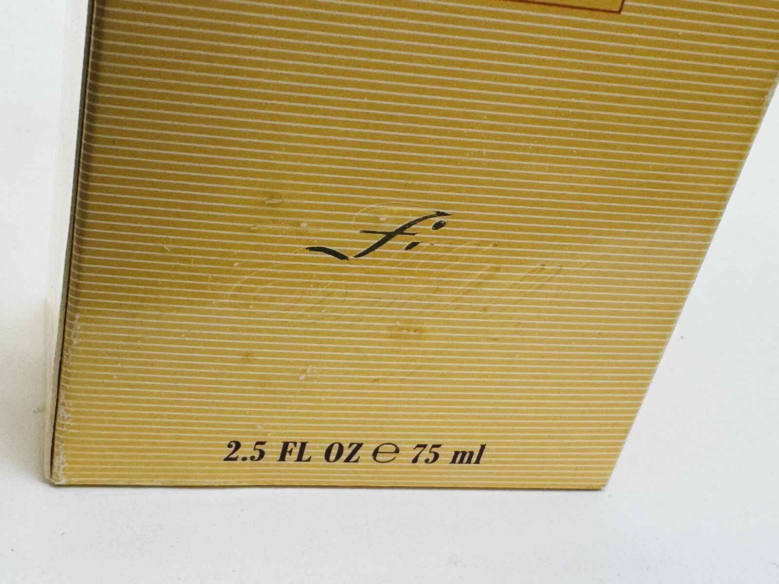 Scatola di profumo Zino Davidoff Vintage da 75 ml con design elegante e dettagli dorati