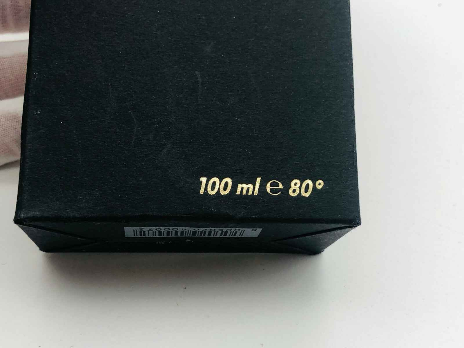 Scatola di Profumo Allegri Vintage da 100 ml con dettagli in oro su sfondo nero