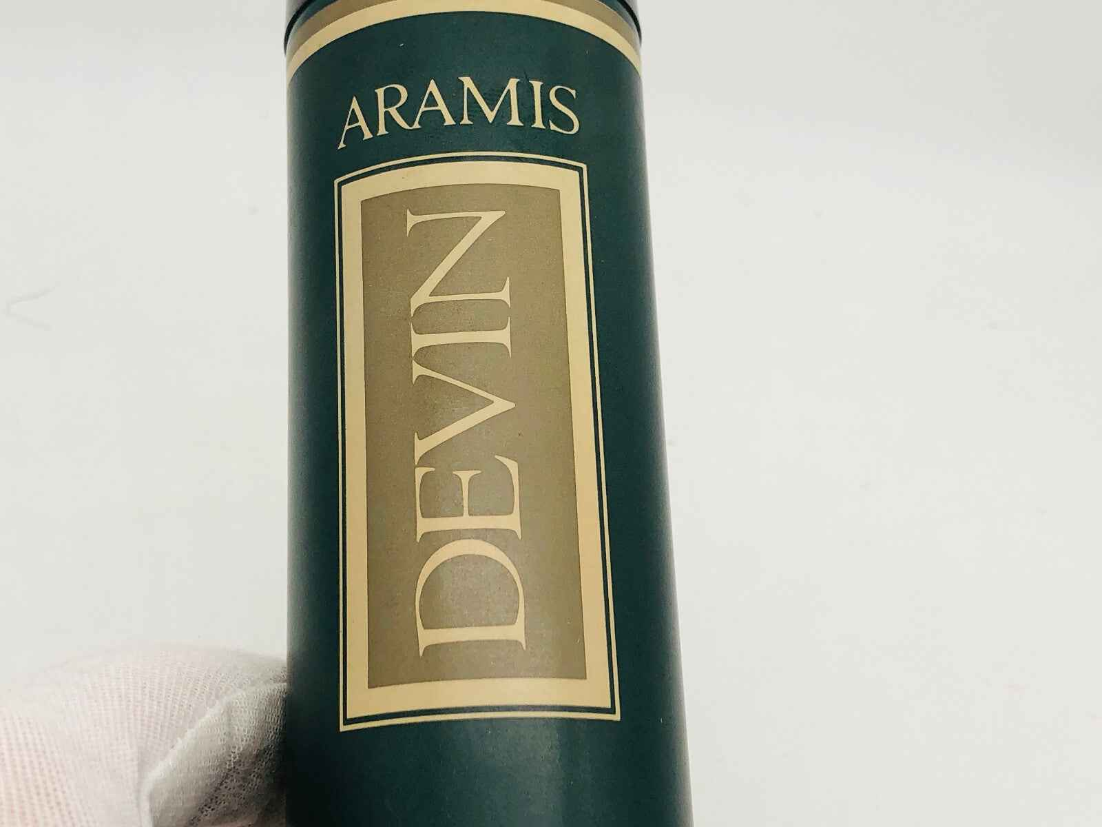 Flacone di profumo Aramis Devin Country Fresh con etichetta verde e dorata
