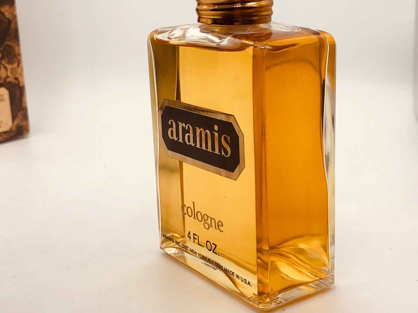 Profumo Aramis Cologne Vintage in bottiglia di vetro da 4 oz con etichetta elegante