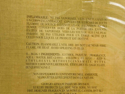 Etichetta di profumo Armani Sensi Vintage con ingredienti e avvertenze per l'uso sicuro