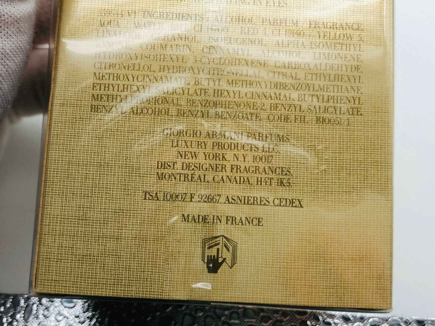 Scatola di Profumo Armani Sensi con ingredienti e dettagli del prodotto sul retro