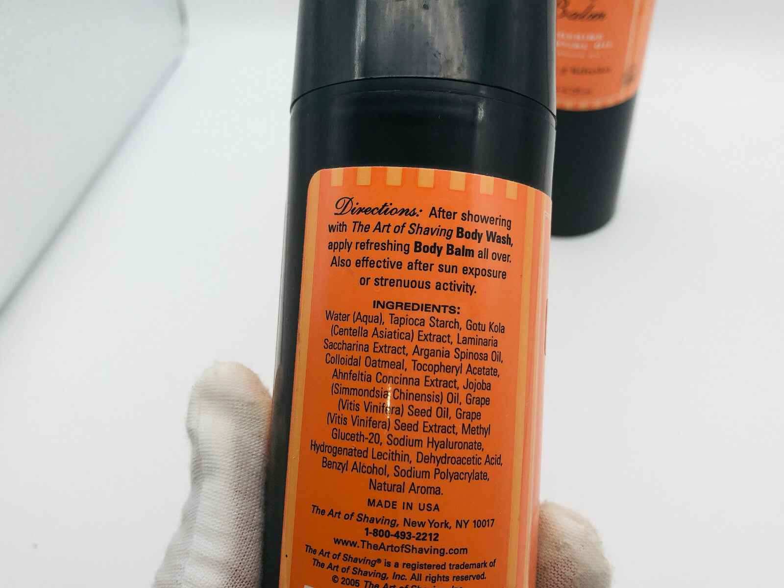 Balsamo per il corpo Art Of Shaving con istruzioni d'uso e ingredienti per una pelle idratata e rinfrescata