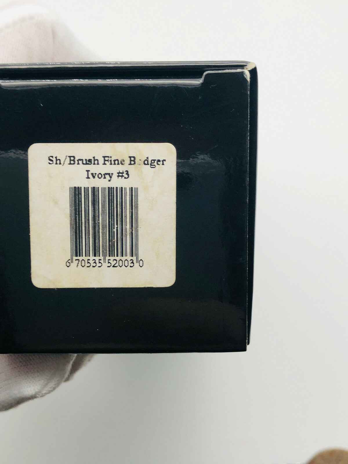 Scatola del Pennello Tasso Fine Badger di The Art Of Shaving in avorio con codice a barre