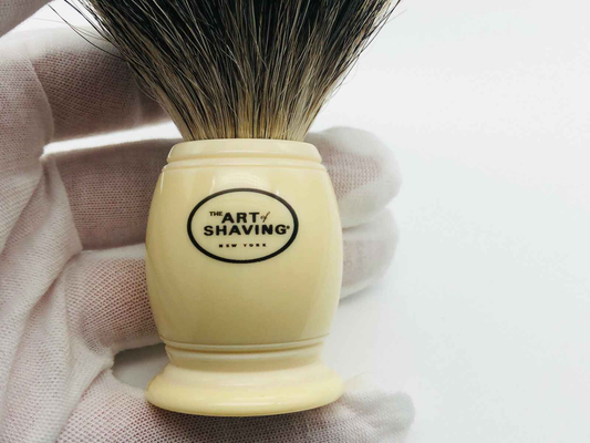Pennello Tasso Pure Badger della Art Of Shaving con impugnatura elegante in resina
