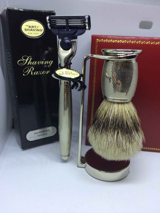 Set da barba Art of Shaving con rasoio e pennello in nichel inciso per una rasatura impeccabile