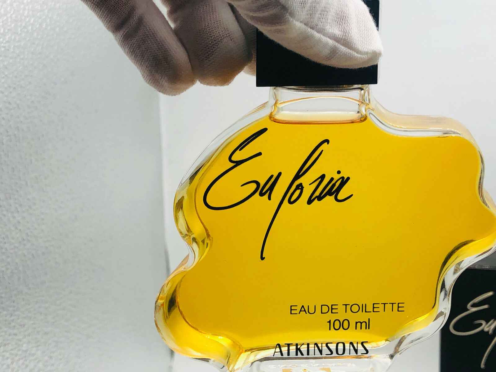 Profumo Euforia Atkinsons Vintage in flacone da 100 ml con design elegante e aroma raffinato