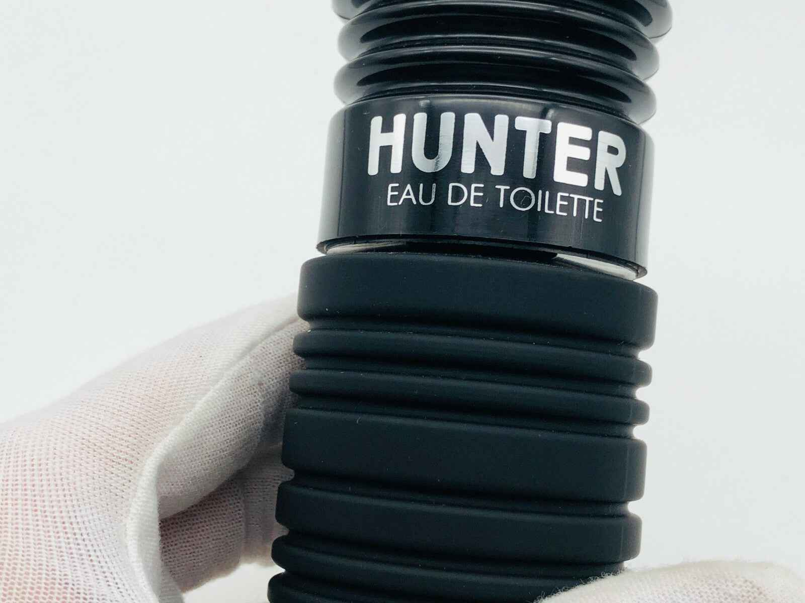 Flacone di profumo Atkinsons Hunter Eau de Toilette con design elegante e moderno