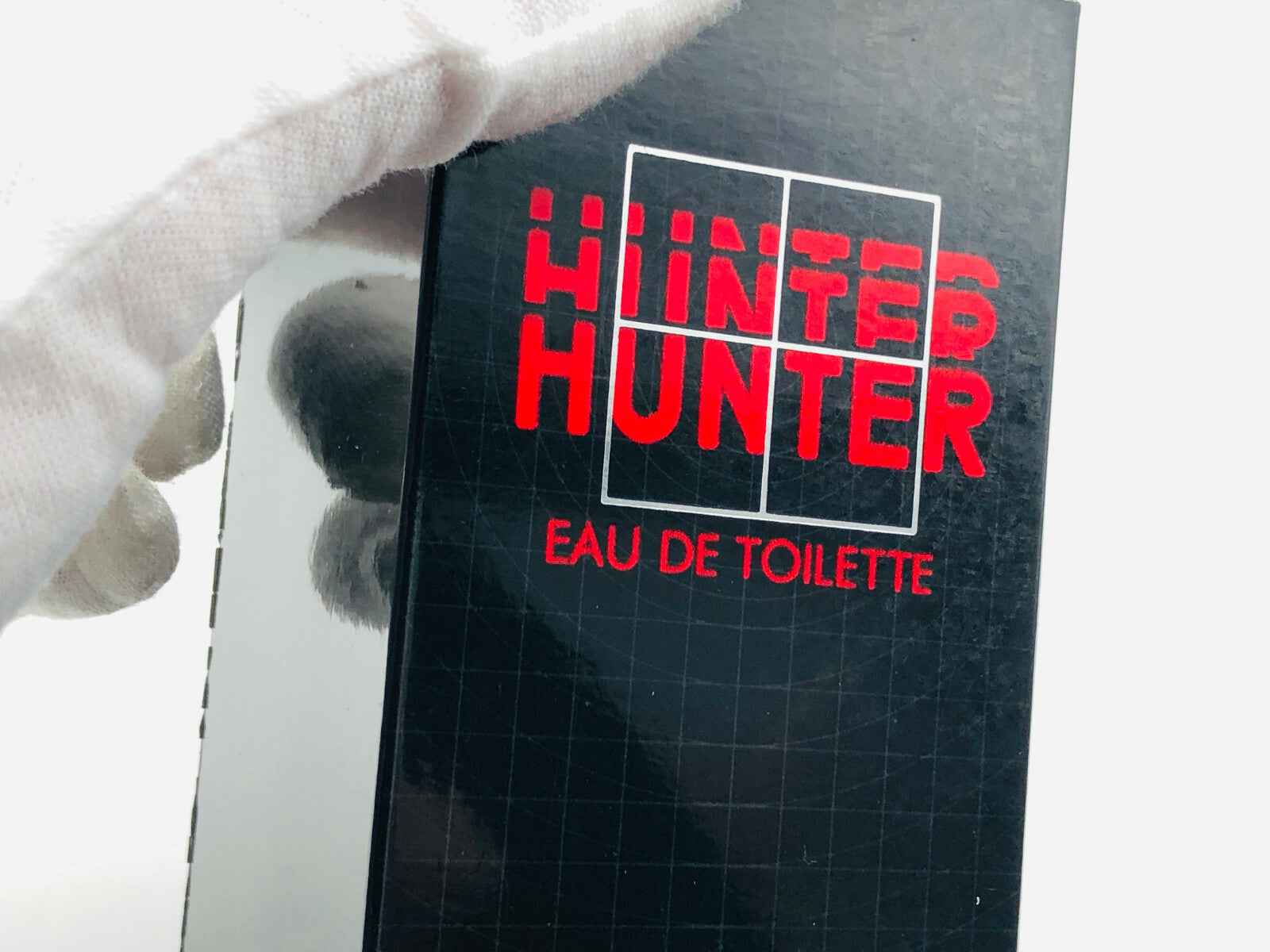 Scatola di profumo Atkinsons Hunter Eau de Toilette con design elegante e moderno