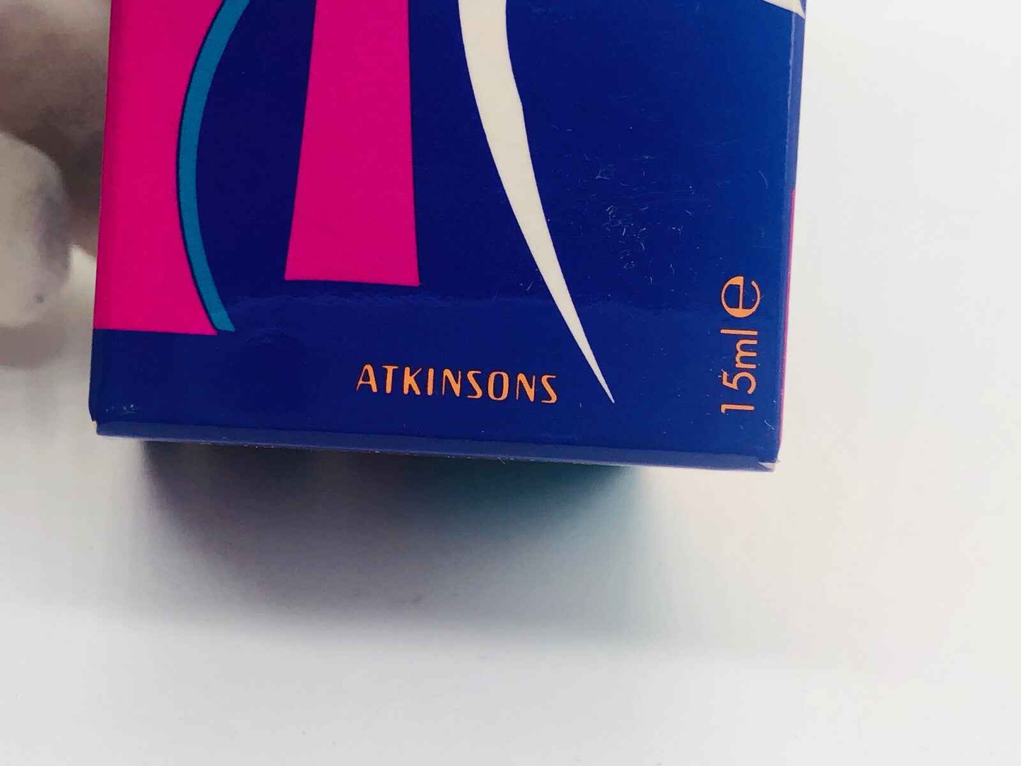 Scatola di Profumo Vintage Atkinsons Poivre da 15ml con design elegante e colori vivaci